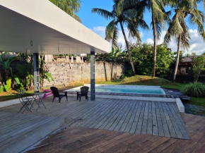 Studio rénové, 5 min à pieds de la plage